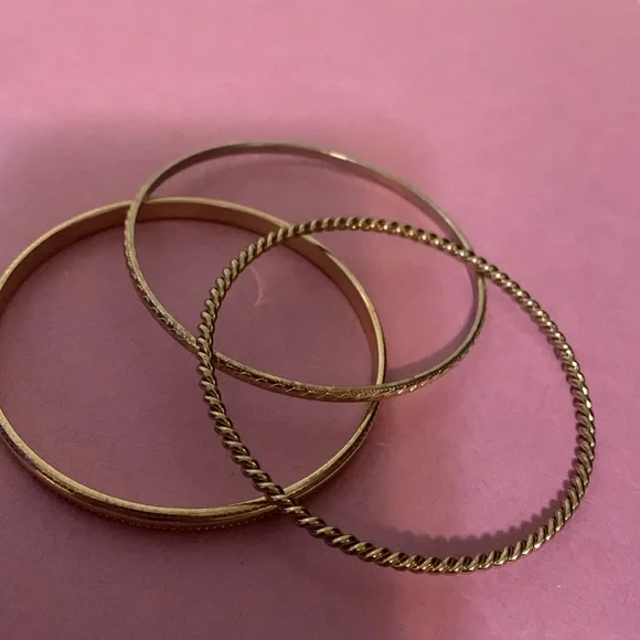 Three bracelets - Picture 5 of 8